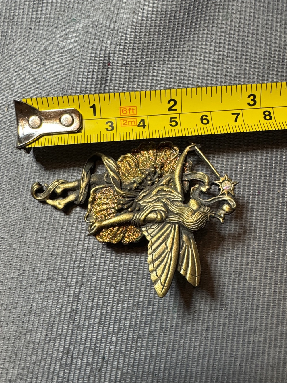 Vintage Gold Fairy Brooch — Elegant Gold-Tone Women’s Jewelry - Picture 4 of 4